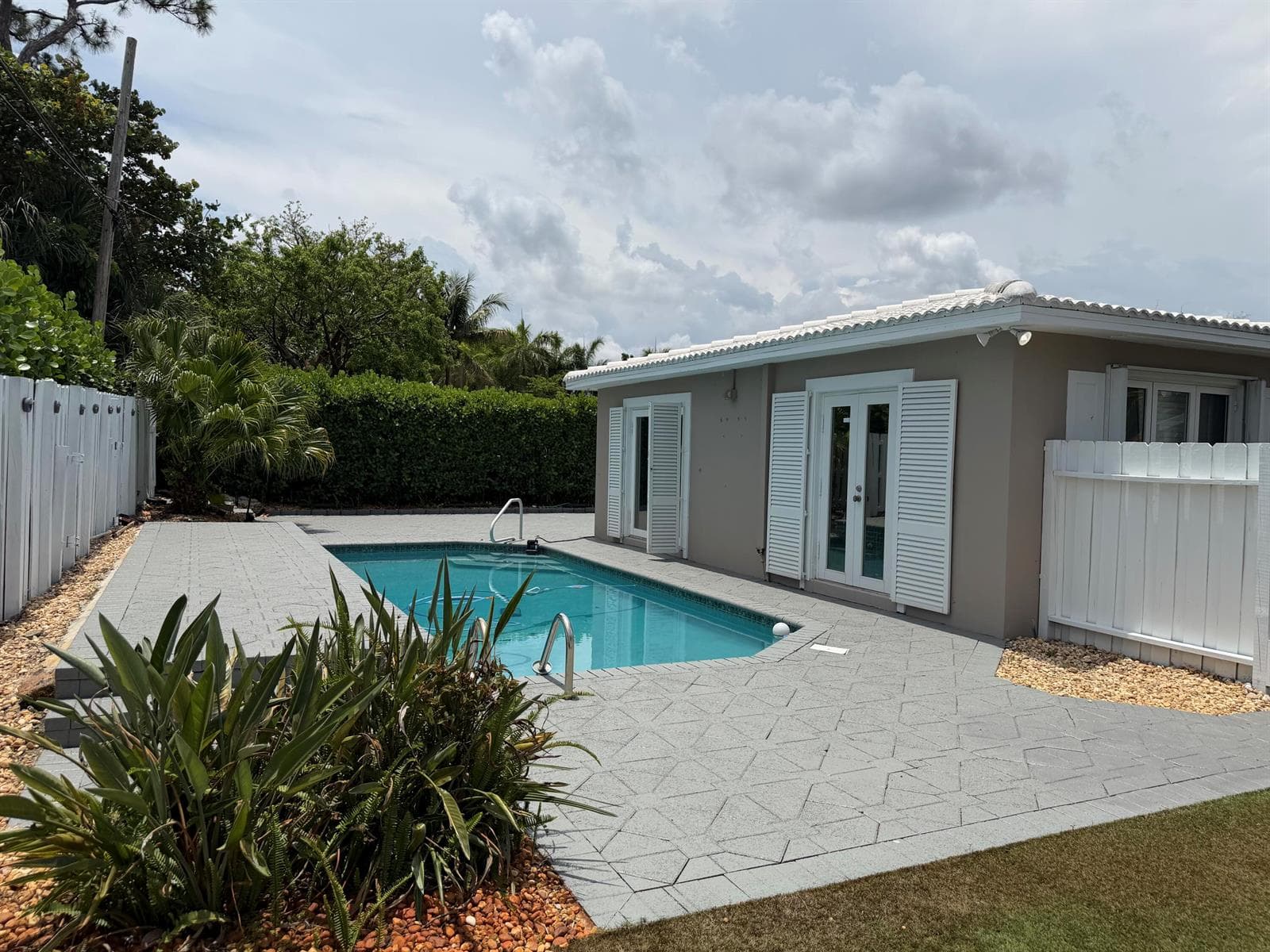 204 S Seacrest Circle, Delray Beach, FL 33444 photo 2