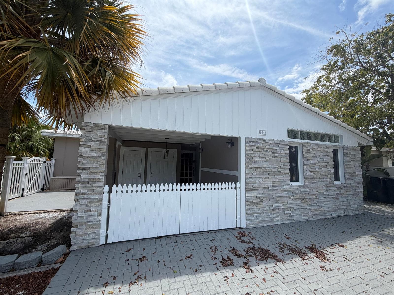 204 S Seacrest Circle, Delray Beach, FL 33444 photo 3