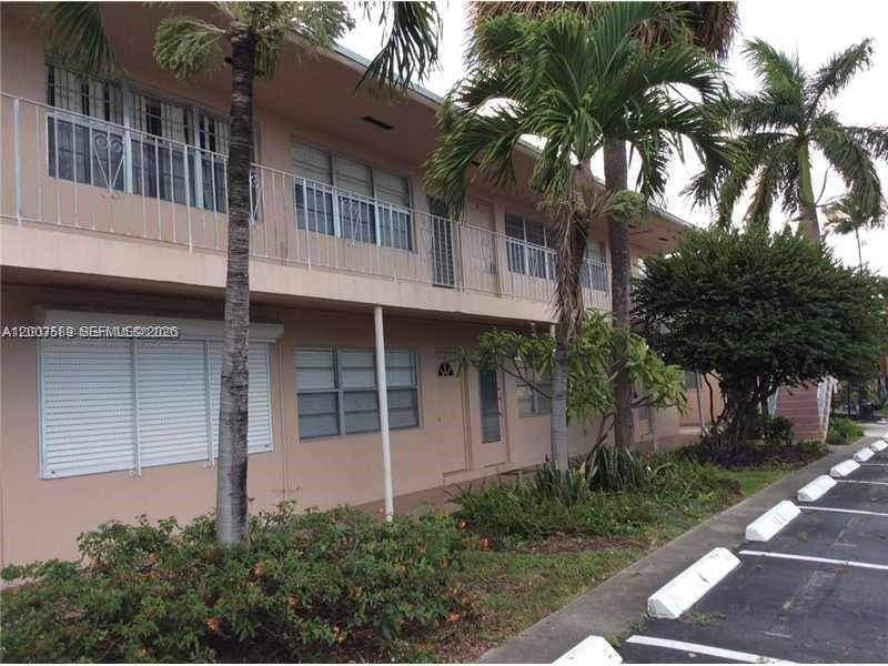 230 SW 11th Ave # 14, Hallandale Beach, FL 33009 photo 3