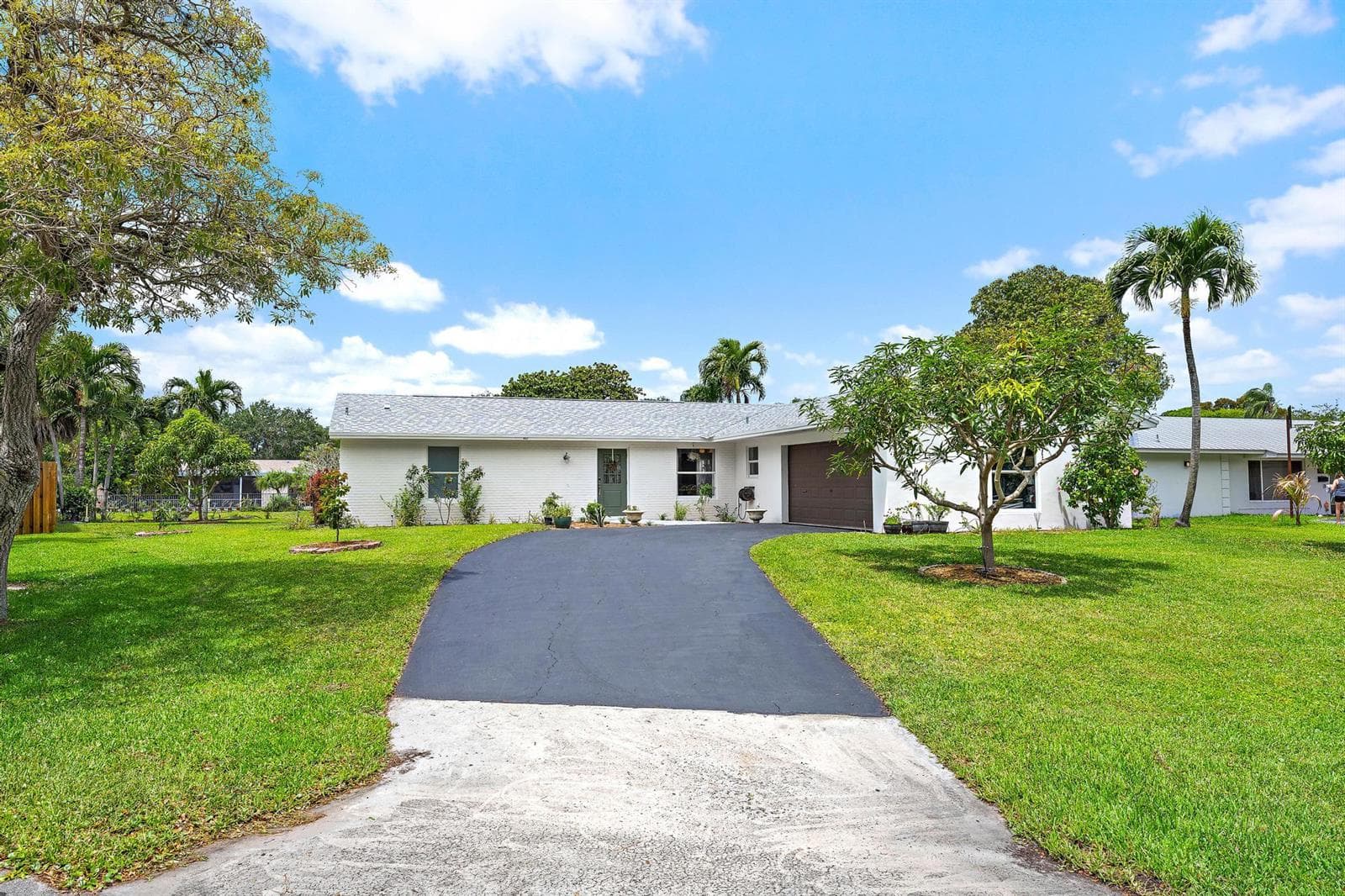 9831 Hyacinth Circle S, Palm Beach Gardens, FL 33410 photo 2