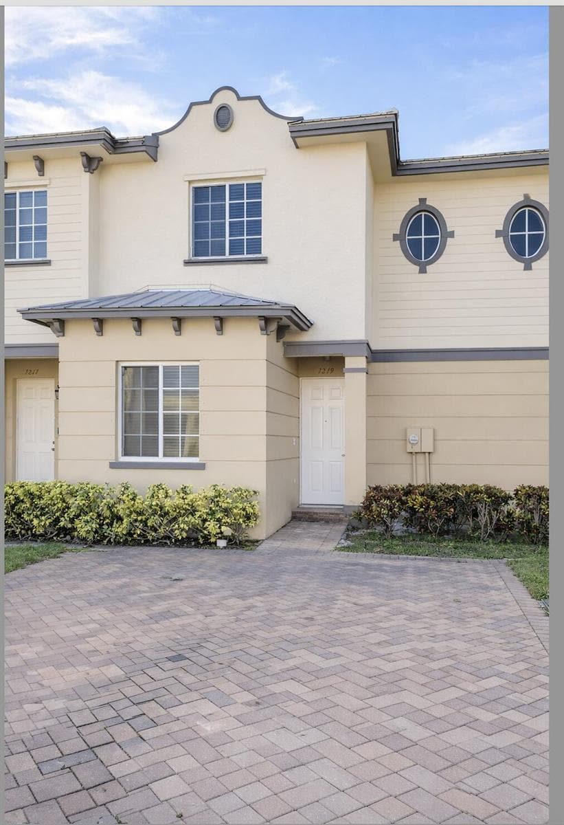 1219 Lucaya Drive, Riviera Beach, FL 33404 photo 2