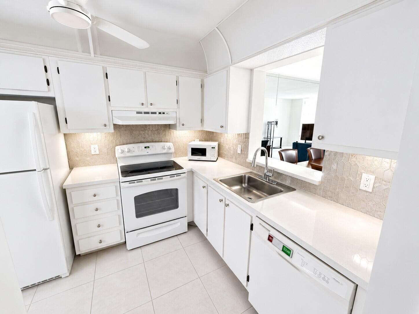 14307 Bedford Drive # 302, Delray Beach, FL 33446 photo 2