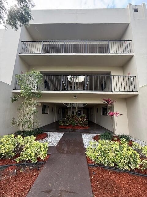 5220 Las Verdes Circle # 108, Delray Beach, FL 33484 photo 2