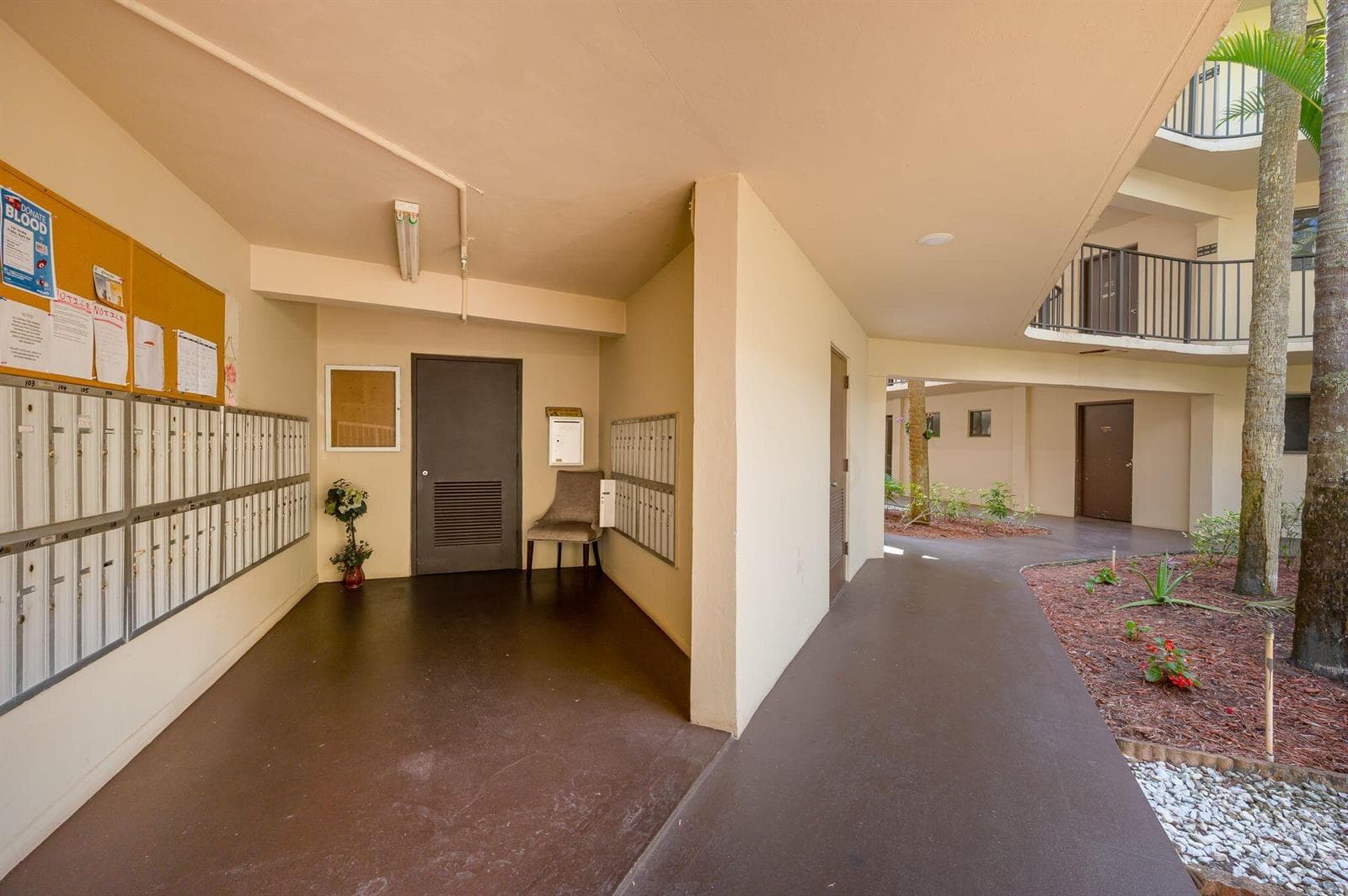 5220 Las Verdes Circle # 108, Delray Beach, FL 33484 photo 3