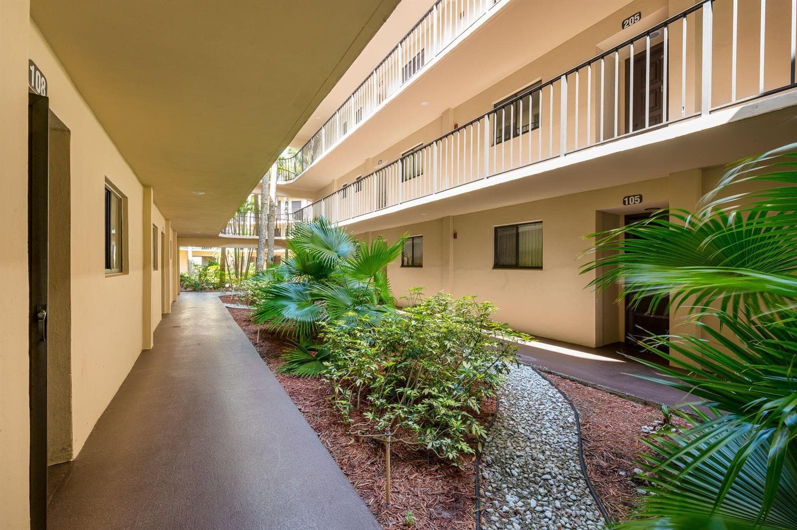 5220 Las Verdes Circle # 108, Delray Beach, FL 33484 photo 4