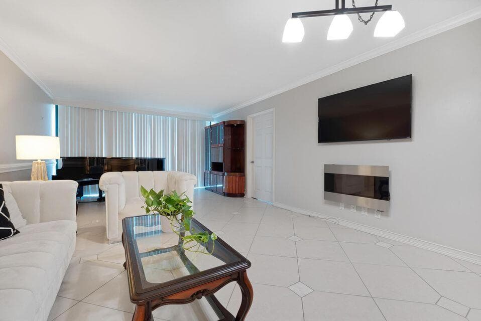 2400 Presidential Way # 1206, West Palm Beach, FL 33401 photo 2