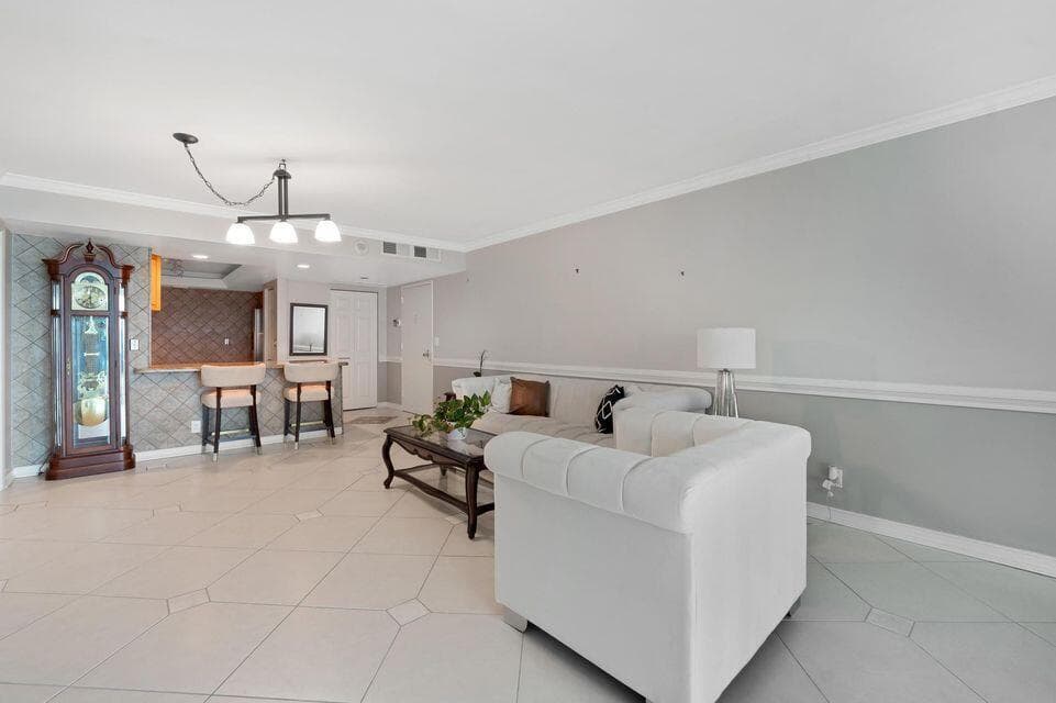 2400 Presidential Way # 1206, West Palm Beach, FL 33401 photo 4