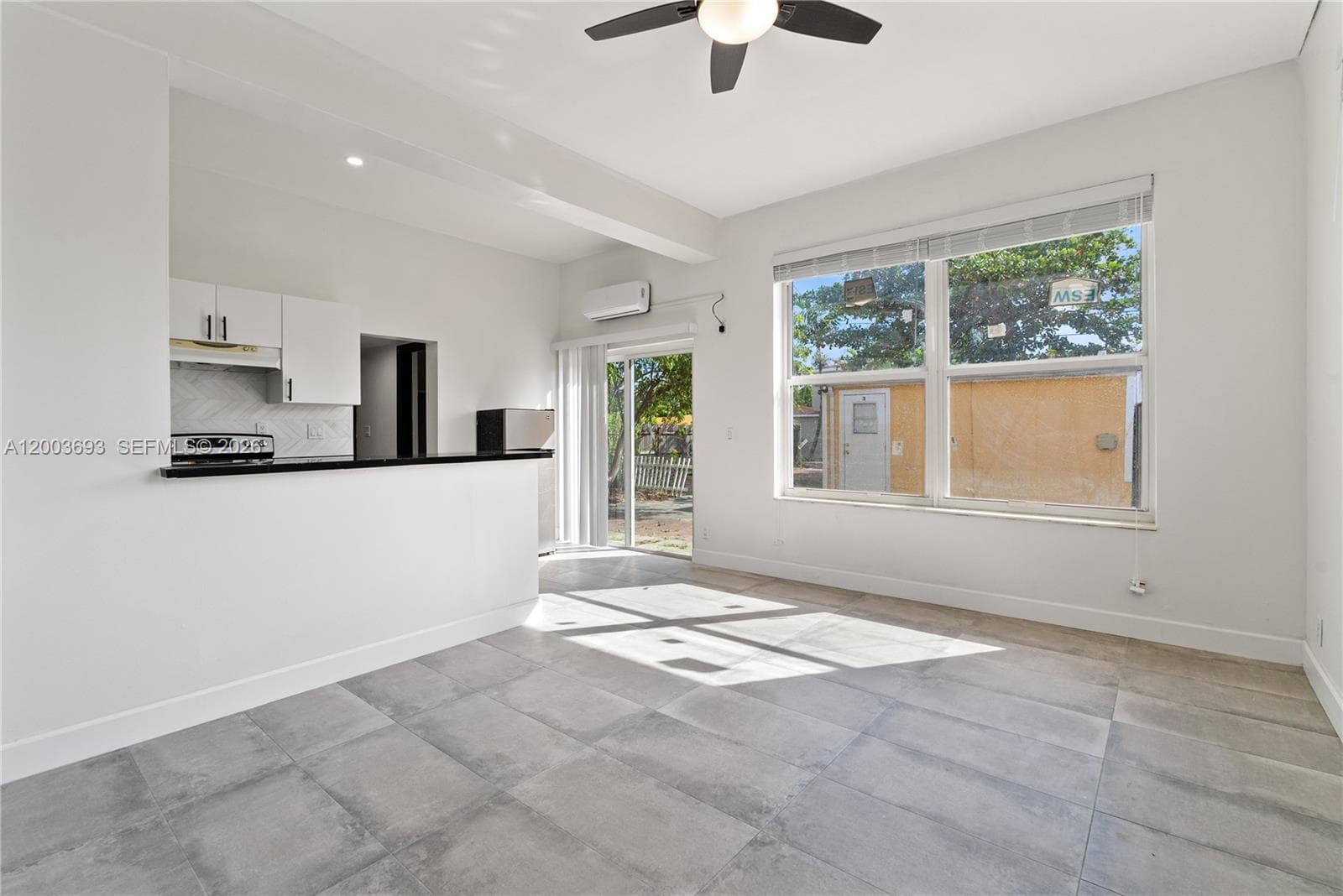 2204 Mckinley St, Hollywood, FL 33020 photo 2