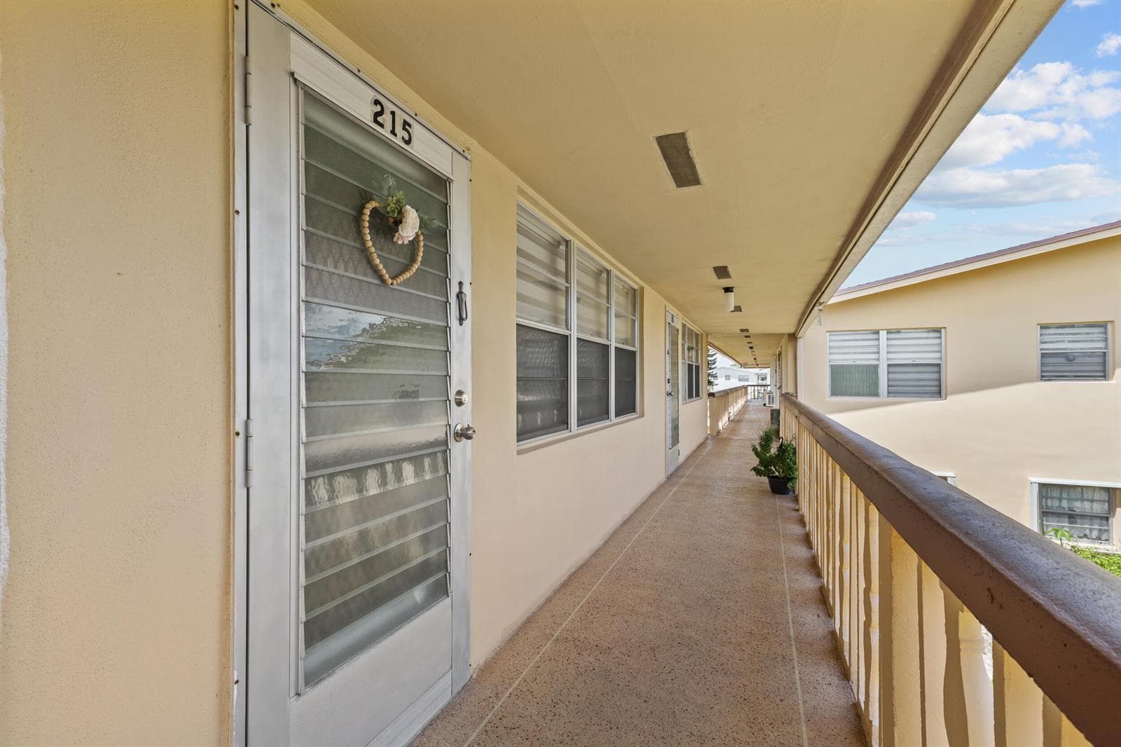 215 Sheffield I, West Palm Beach, FL 33417 photo 2