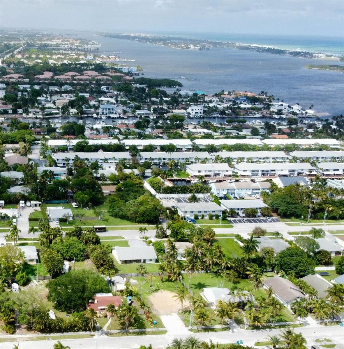 647 NE 9th Avenue, Boynton Beach, FL 33435 photo 4