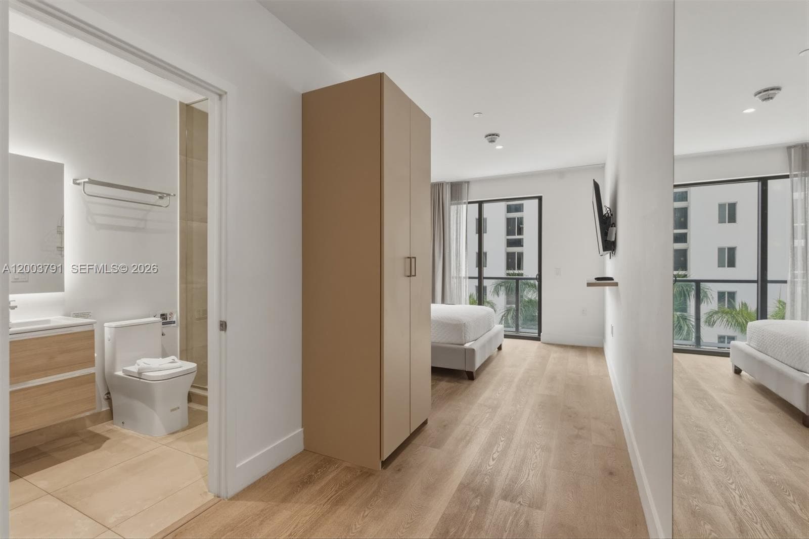 229 SW 9th St # 502, Miami, FL 33130 photo 2