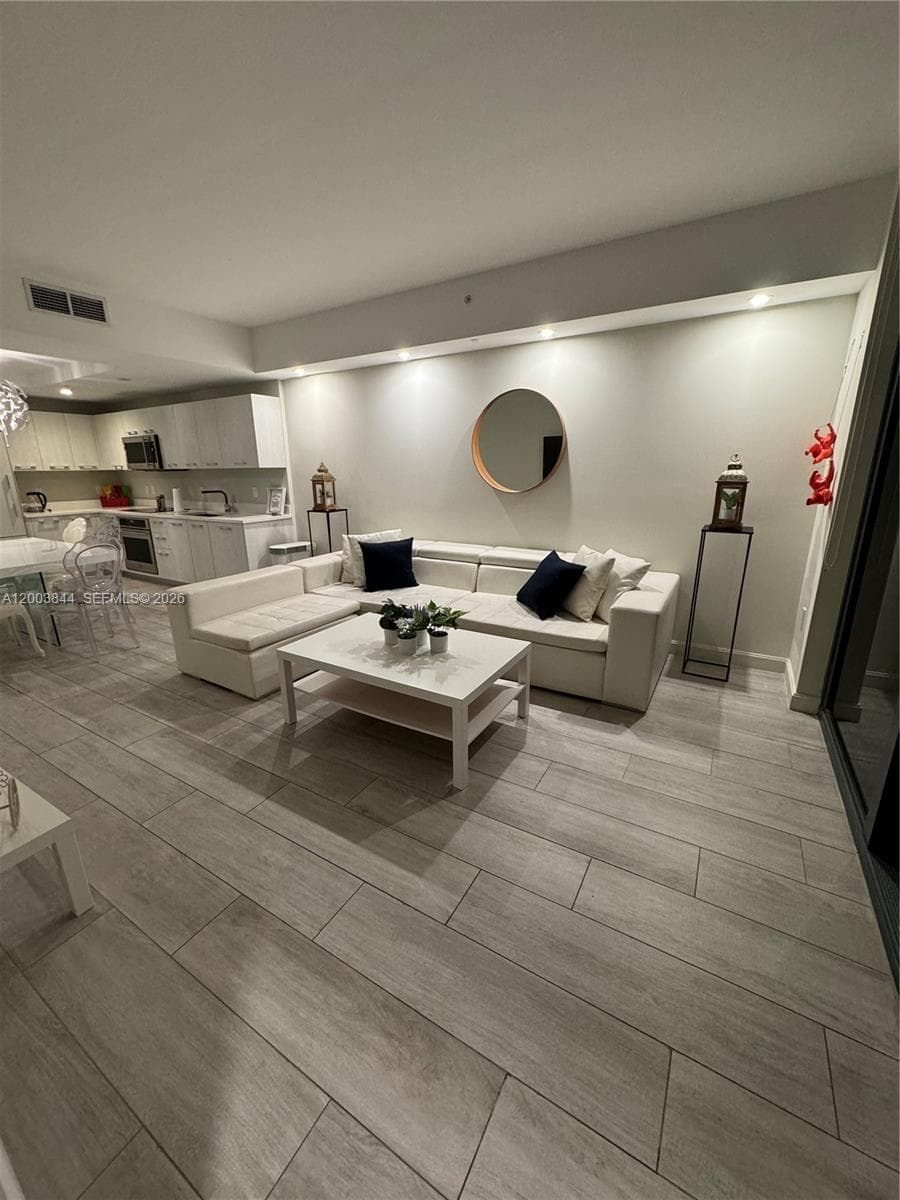 55 SW 9th St # 1204, Miami, FL 33130 photo 5