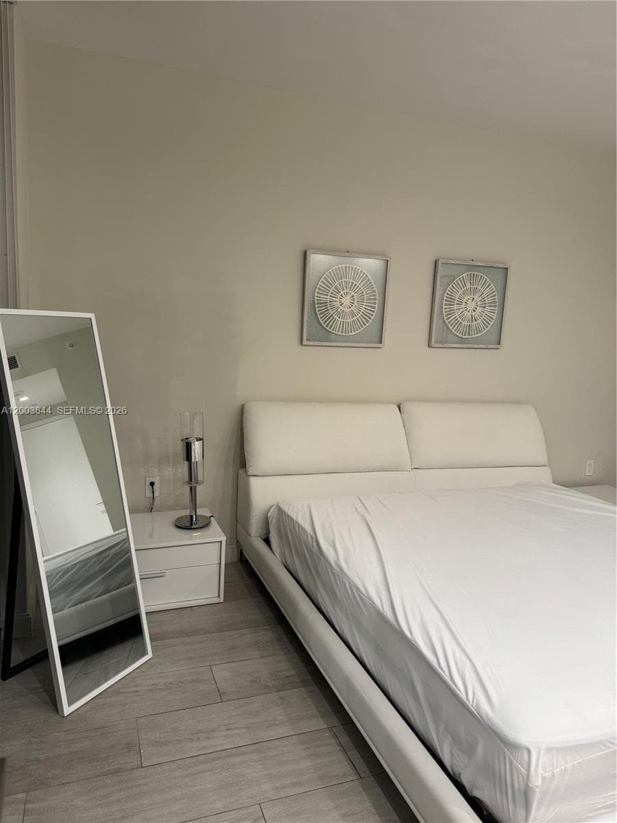 55 SW 9th St # 1204, Miami, FL 33130 photo 4