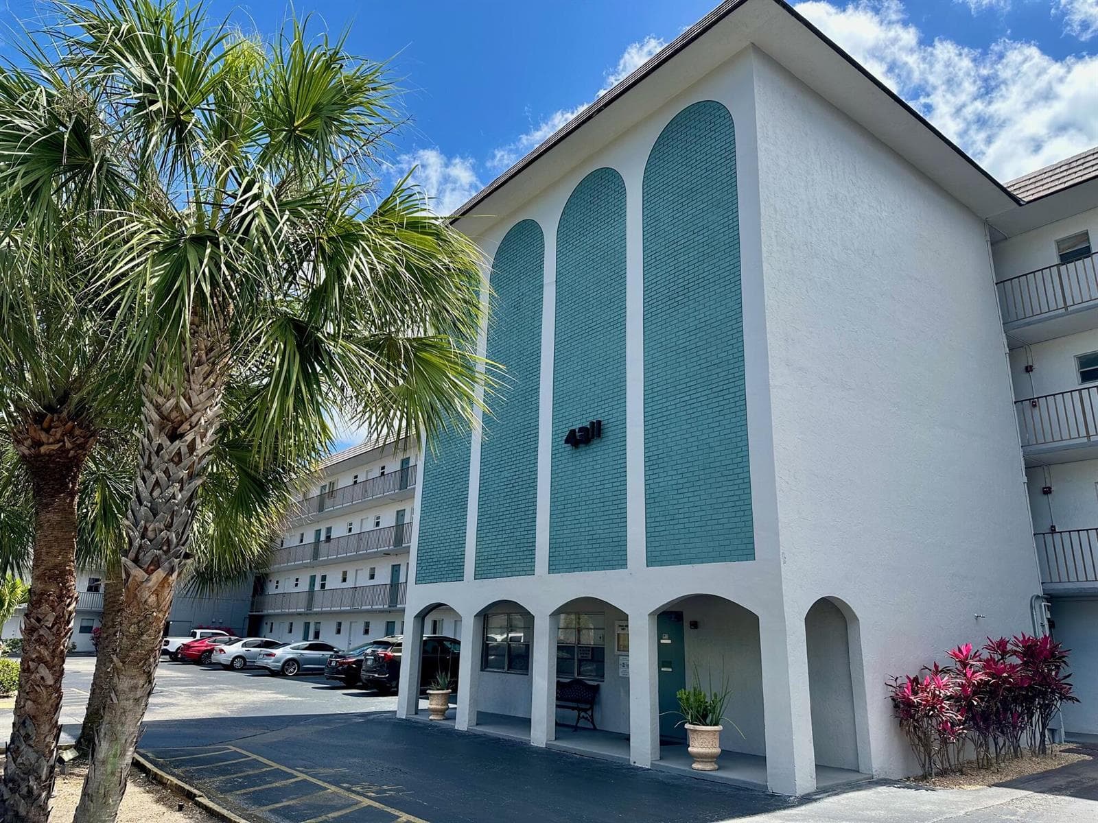 4311 Crystal Lake Drive # 407, Deerfield Beach, FL 33064 photo 2