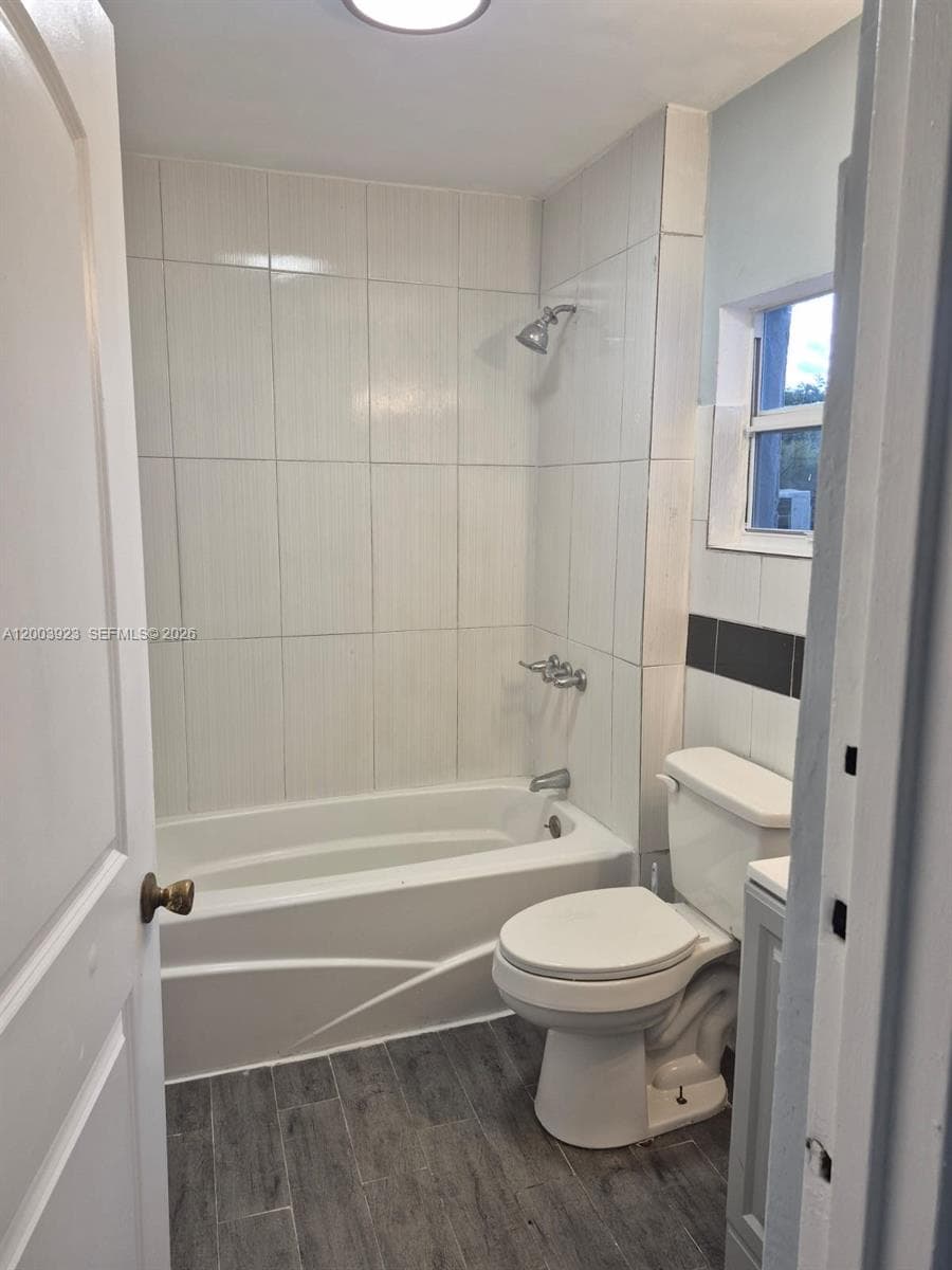 1231 NW 101st St # 2, Miami, FL 33147