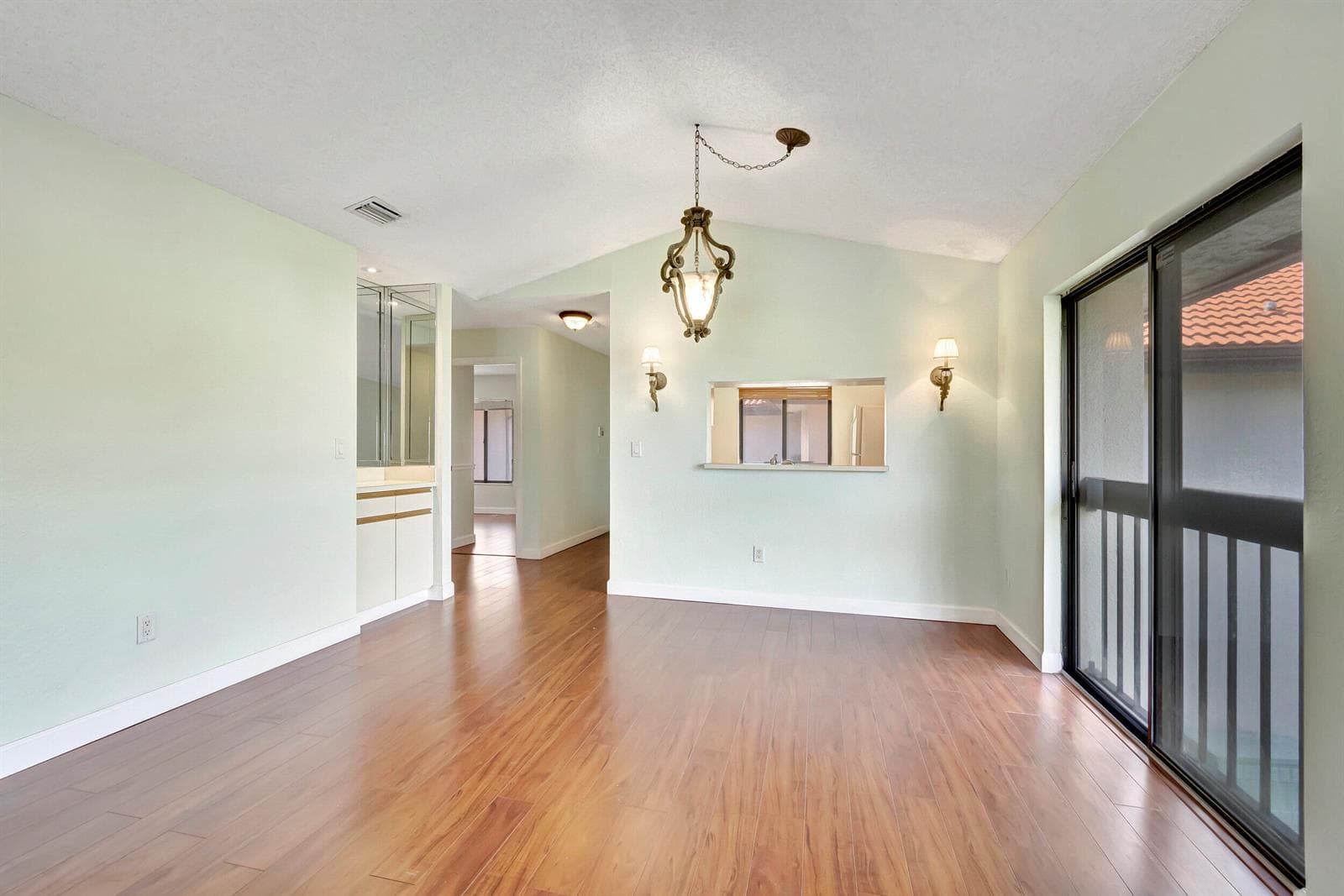 351 Club Circle # 207, Boca Raton, FL 33487 photo 4