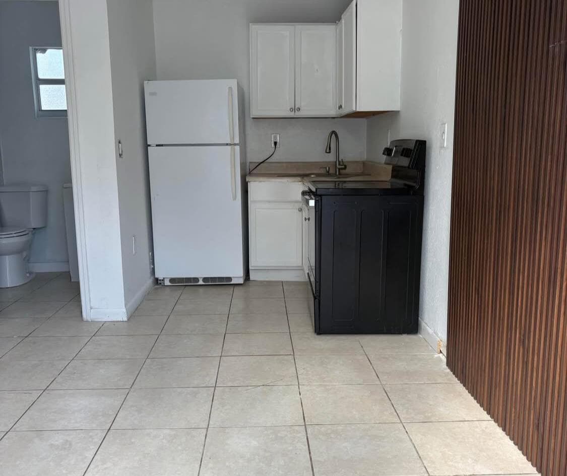 136 N 24th Avenue # Rear, Hollywood, FL 33020 photo 4