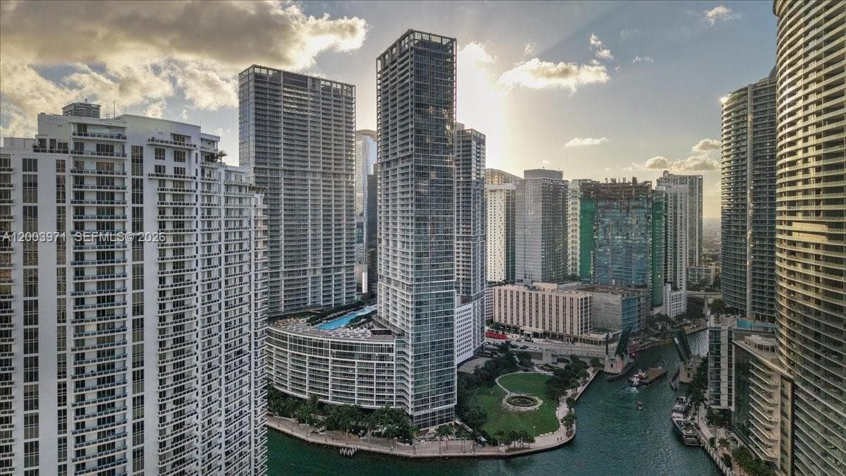 465 Brickell Ave # 3804, Miami, FL 33131 photo 3