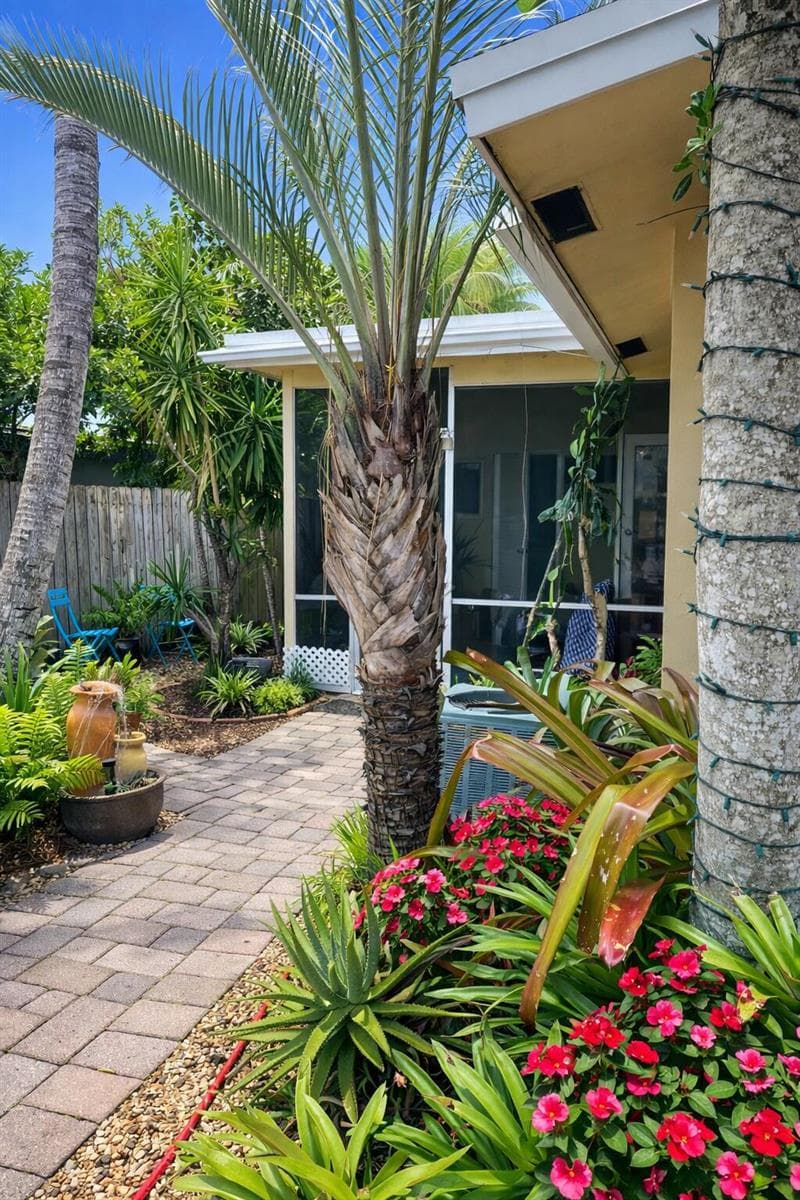 1417 NE 24th Court, Wilton Manors, FL 33305 photo 2