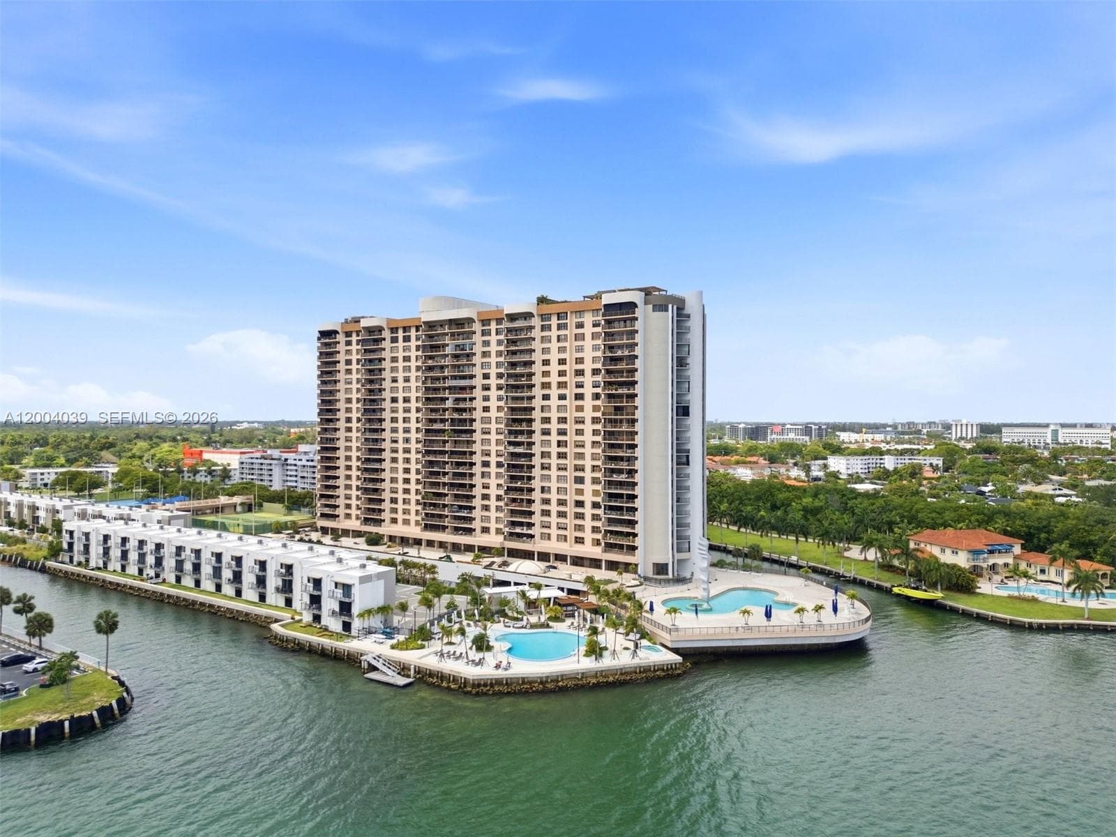 1800 NE 114th St # 1505, Miami, FL 33181 photo 2