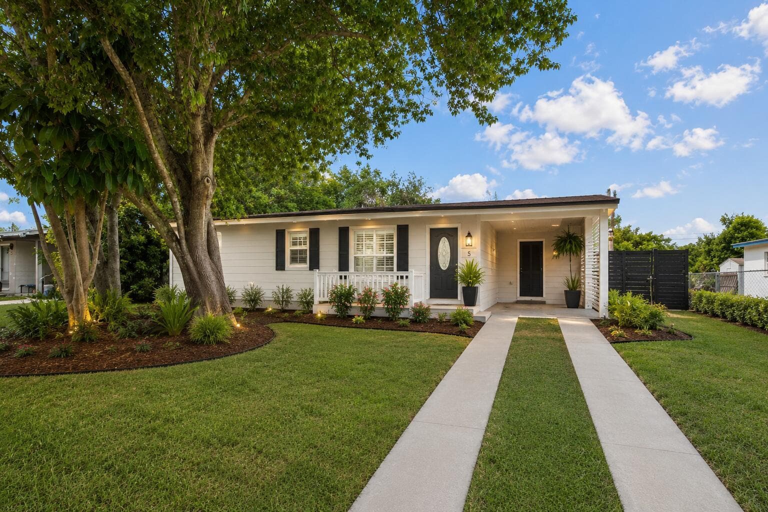 2443 2nd Place SW, Vero Beach, FL 32962 photo 2