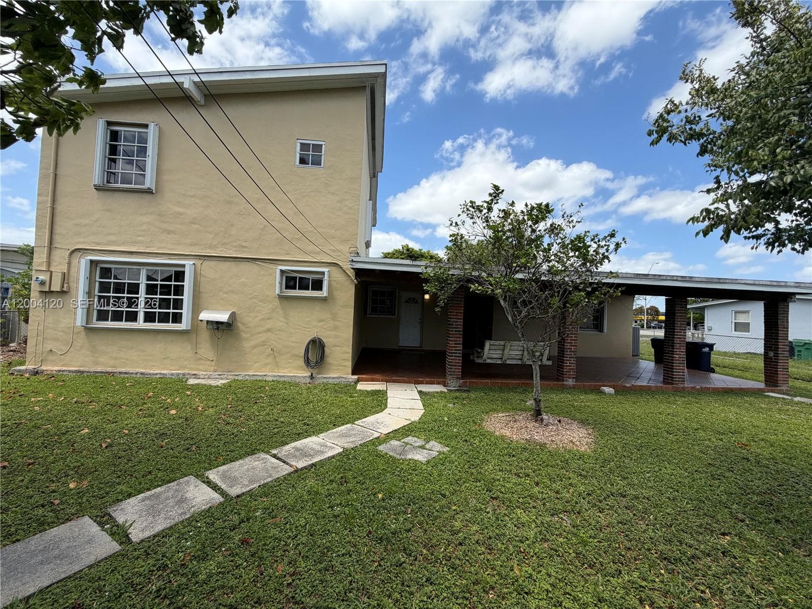 10910 SW 40th St, Miami, FL 33165 photo 2