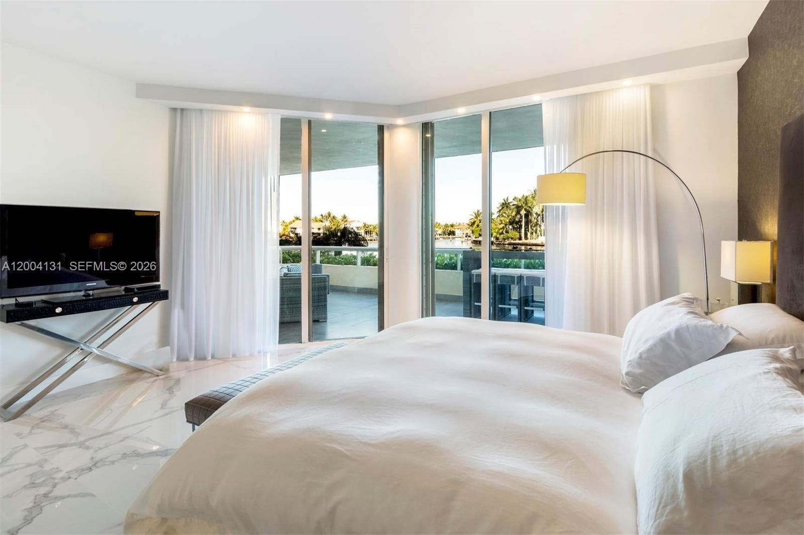 20191 E Country Club Dr # TH7, Aventura, FL 33180 photo 4