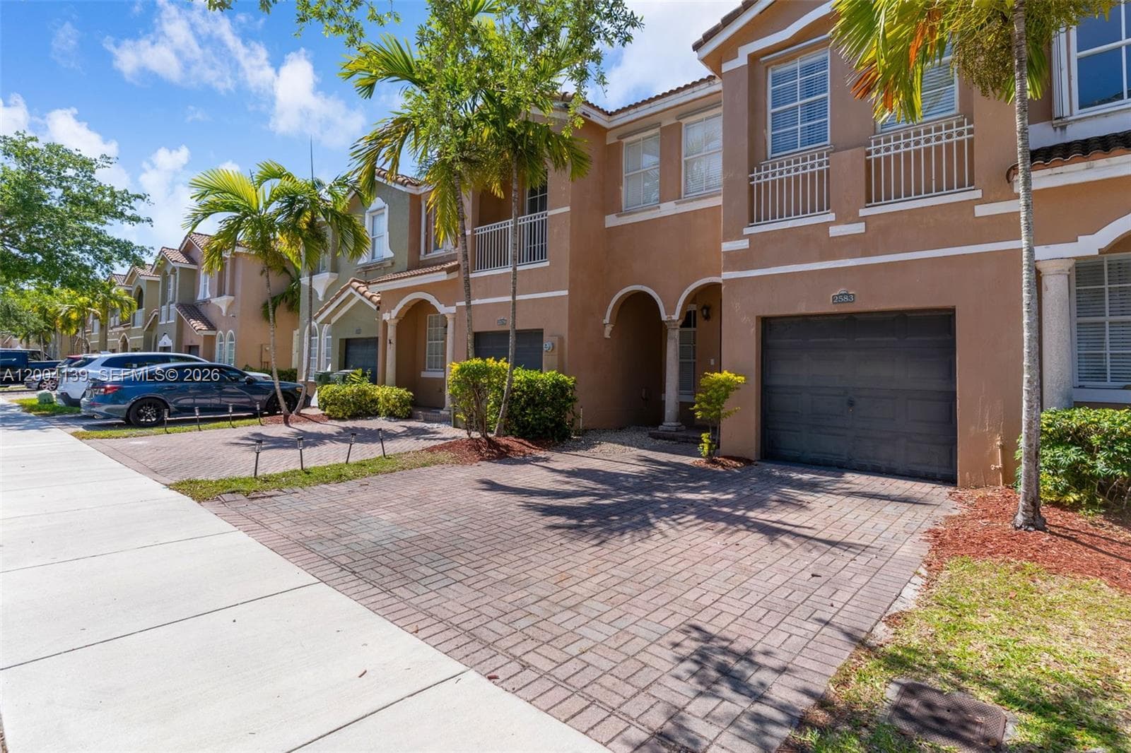 2583 SE 13th Ct, Homestead, FL 33035 photo 2