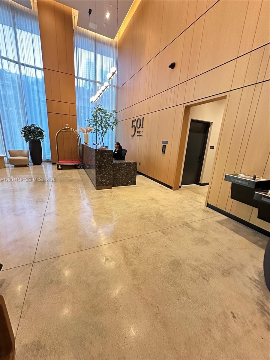 121 NE 5 # 2712, Miami, FL 33132 photo 2