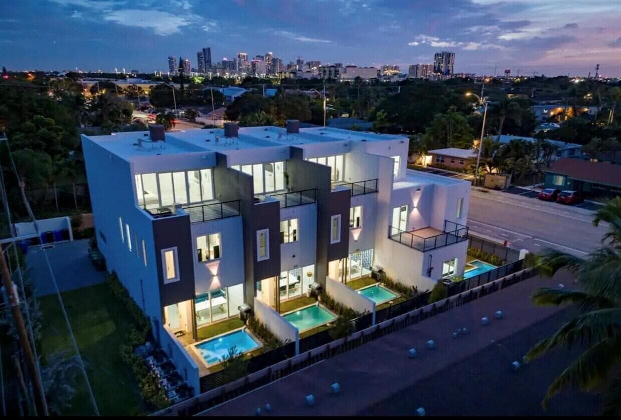 1220 NE 15th Avenue, Fort Lauderdale, FL 33304 photo 2