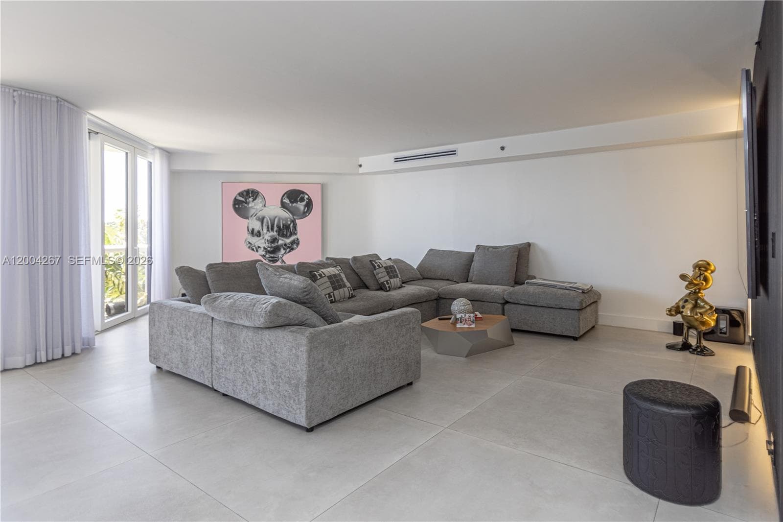 20191 E Country Club Dr # TH9, Aventura, FL 33180 photo 2