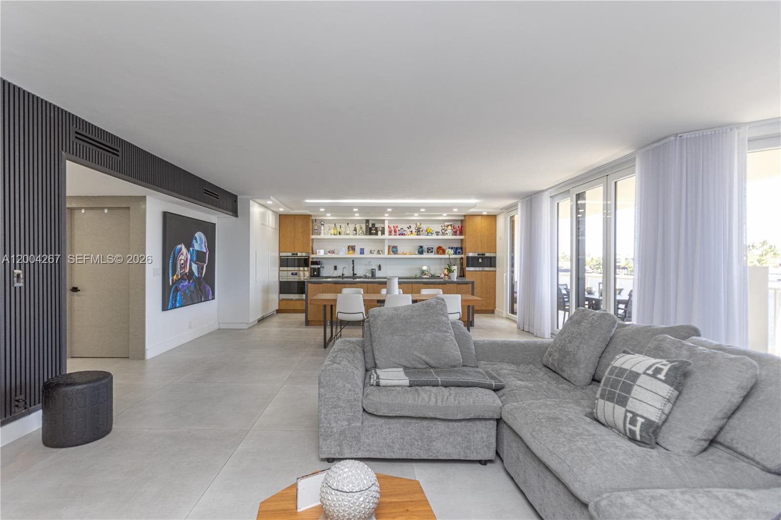 20191 E Country Club Dr # TH9, Aventura, FL 33180 photo 4