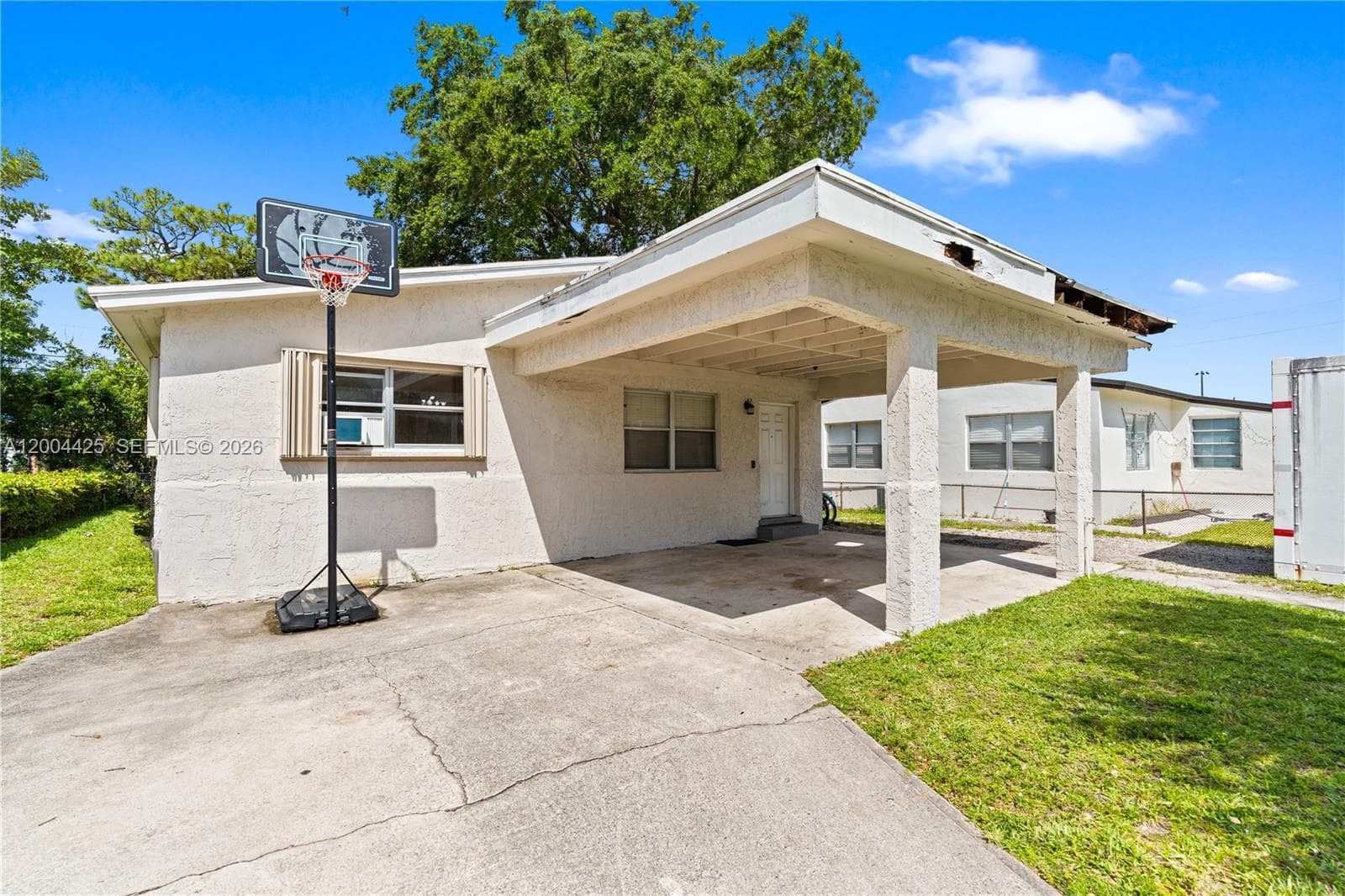 723 NW 15th Ter, Fort Lauderdale, FL 33311 photo 2