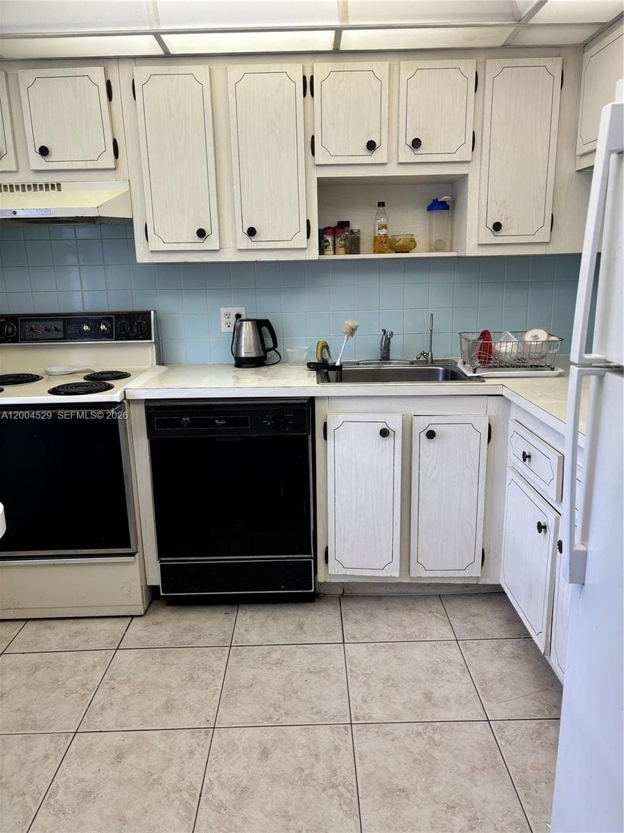 1045 Country Club Dr # 307, Margate, FL 33063 photo 5