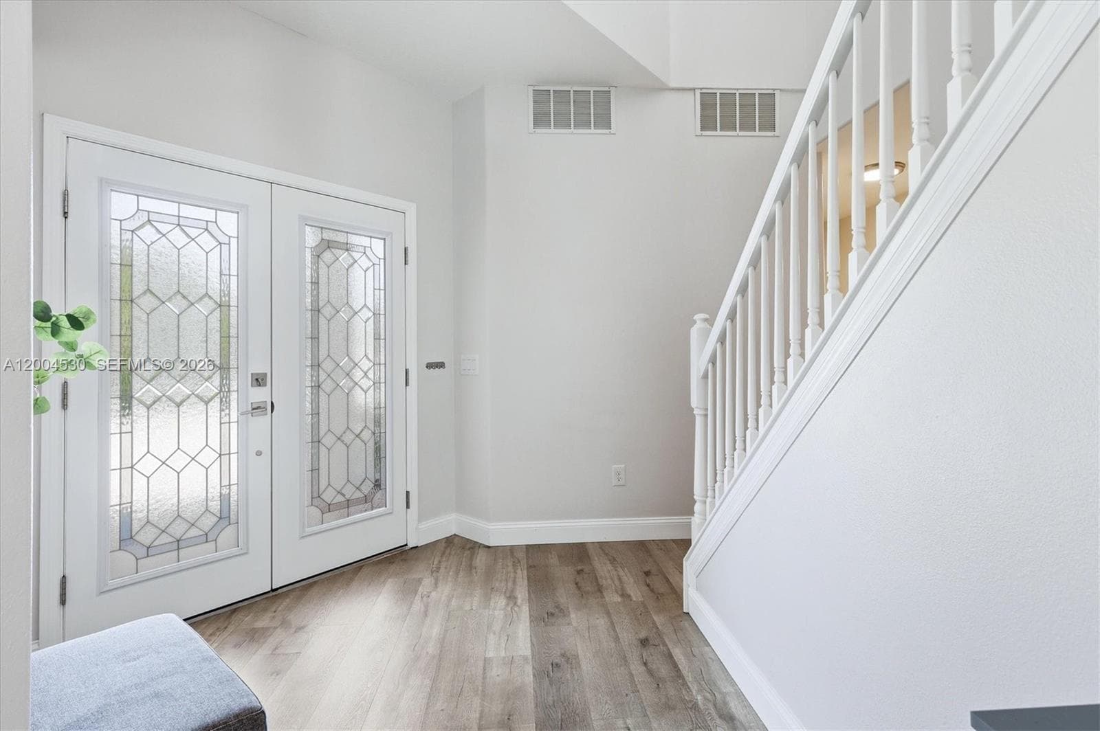 674 Clear Creek Drive, Sarasota, FL 34229 photo 4