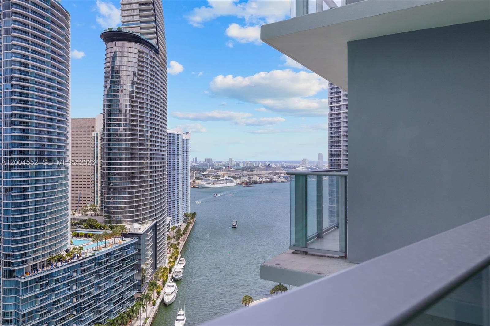 77 SE 5th St # 3205, Miami, FL 33131