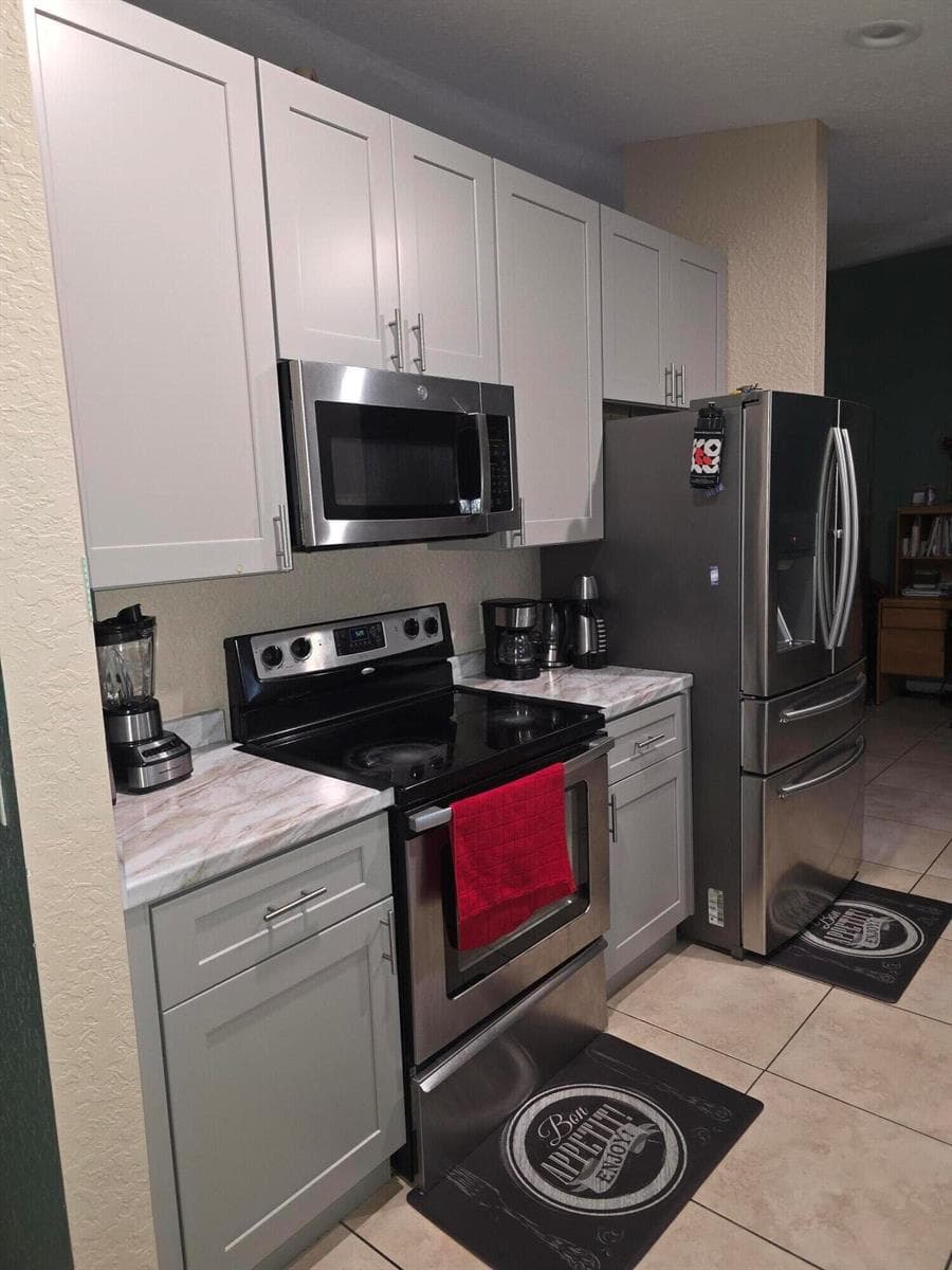 557 SW Baoy Avenue, Port St. Lucie, FL 34953 photo 2