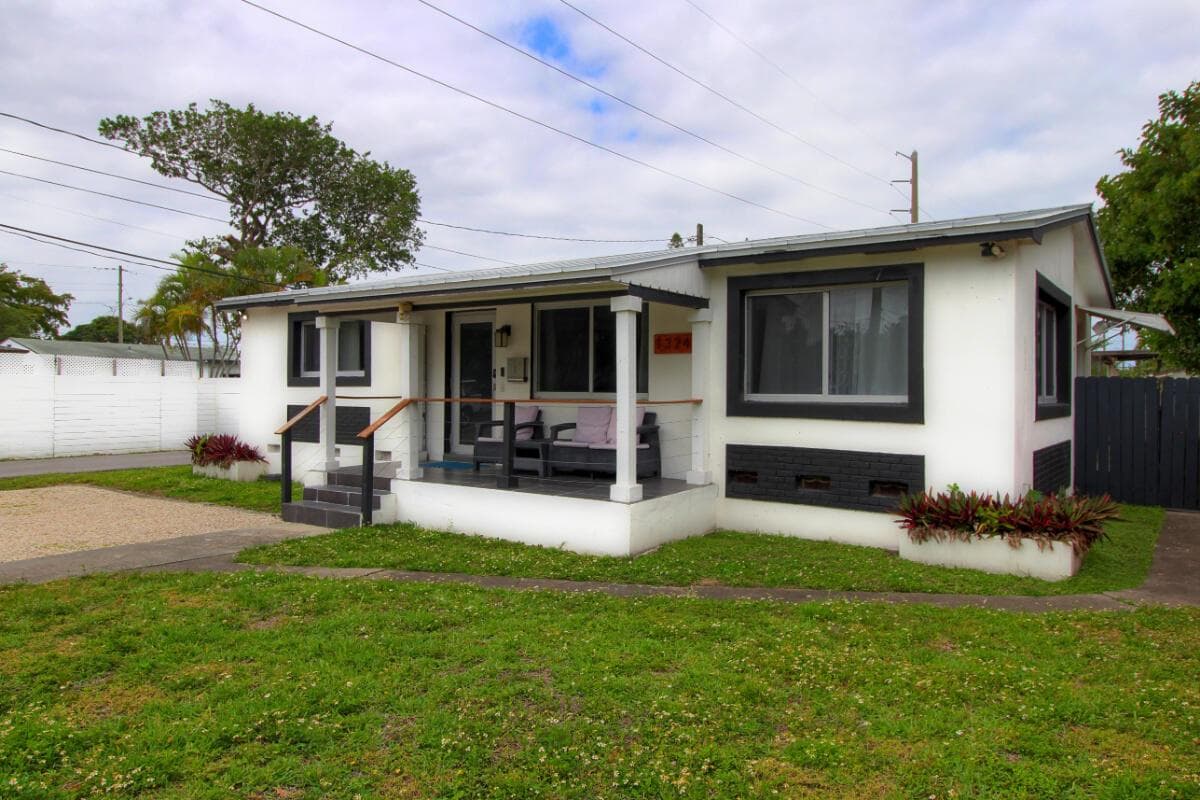 1324 N 24th Avenue, Hollywood, FL 33020 photo 3