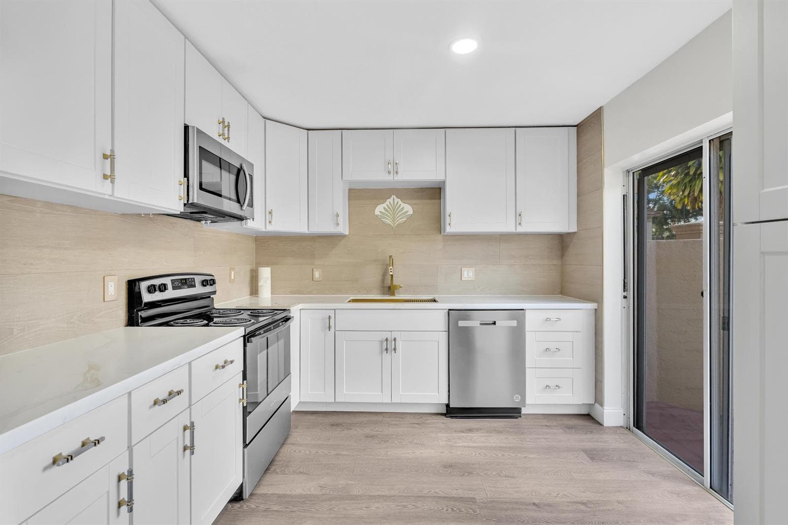 6663 Via Regina, Boca Raton, FL 33433 photo 4