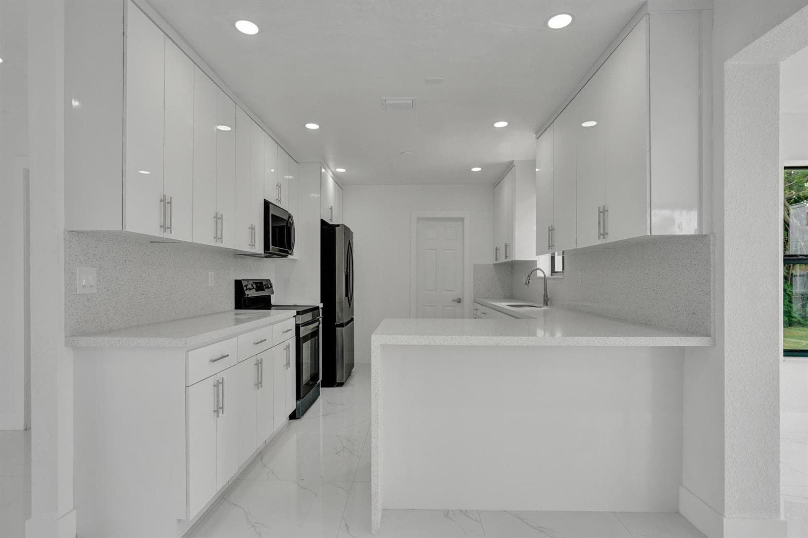 2301 Alcazar Drive, Miramar, FL 33023 photo 4