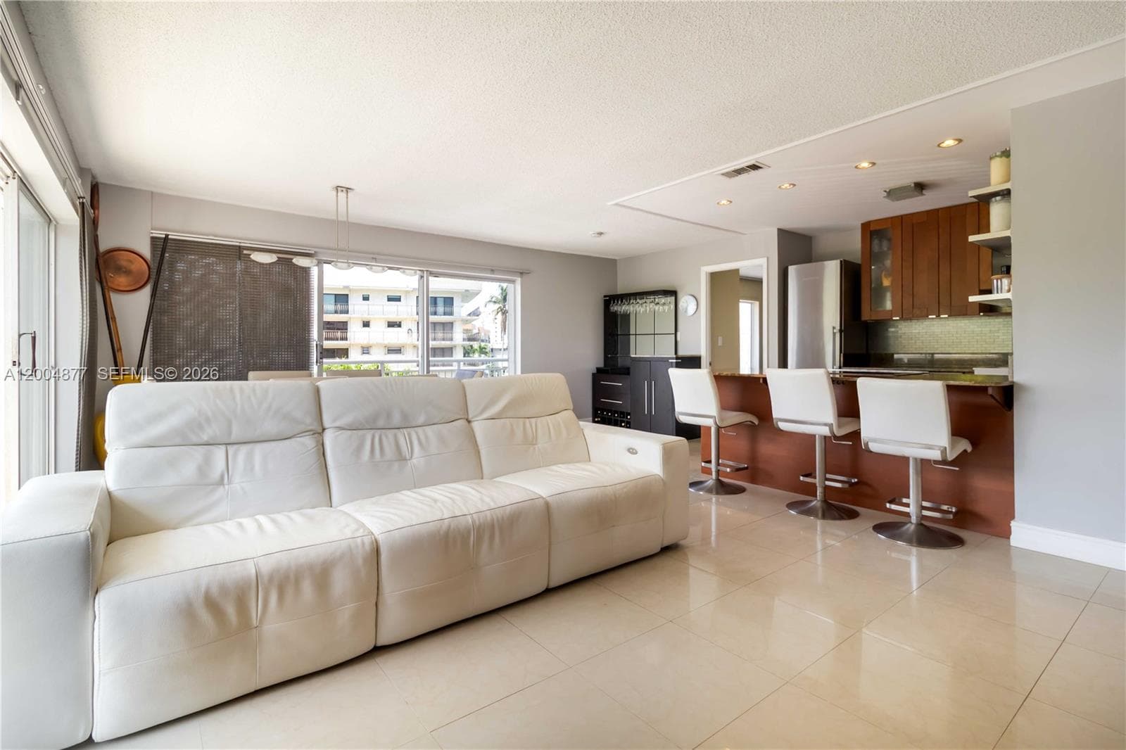 126 Golden Isles Dr # 32A, Hallandale Beach, FL 33009 photo 5