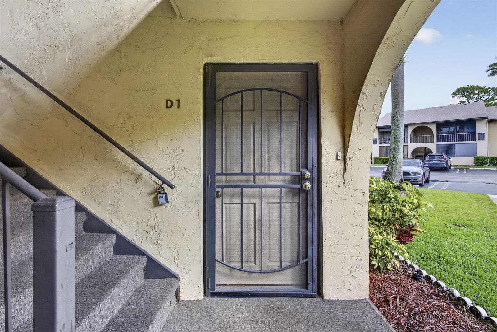 315 Pine Ridge Circle # D-1, FL 33463 photo 5