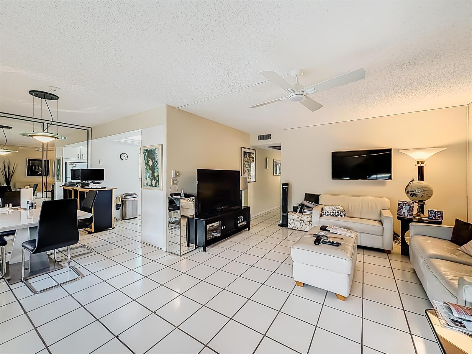 2114 Oakridge V, Deerfield Beach, FL 33442 photo 3