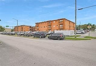 2330 NW 11th St # 24, Miami, FL 33125 photo 4