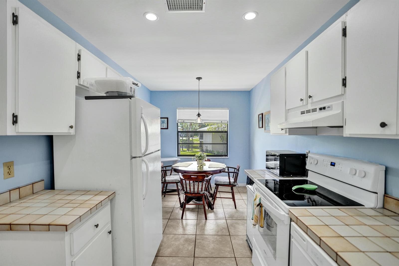 19 Stratford Drive E # Unit F, Boynton Beach, FL 33436 photo 2