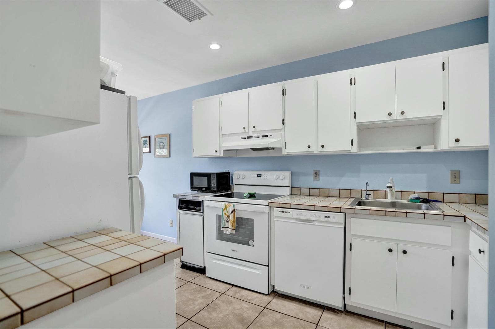 19 Stratford Drive E # Unit F, Boynton Beach, FL 33436 photo 3
