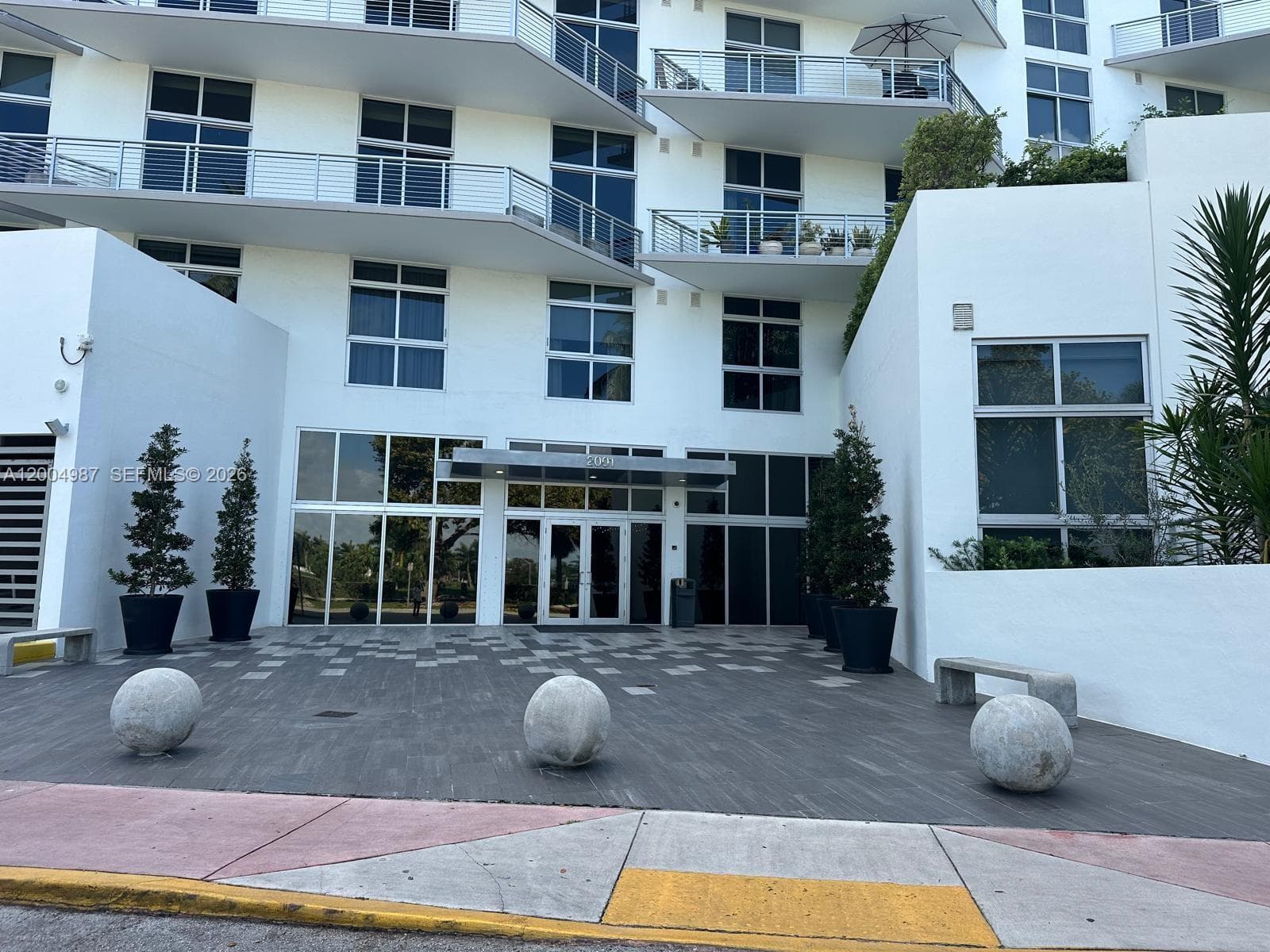 2001 Meridian Ave # 426, Miami Beach, FL 33139 photo 2