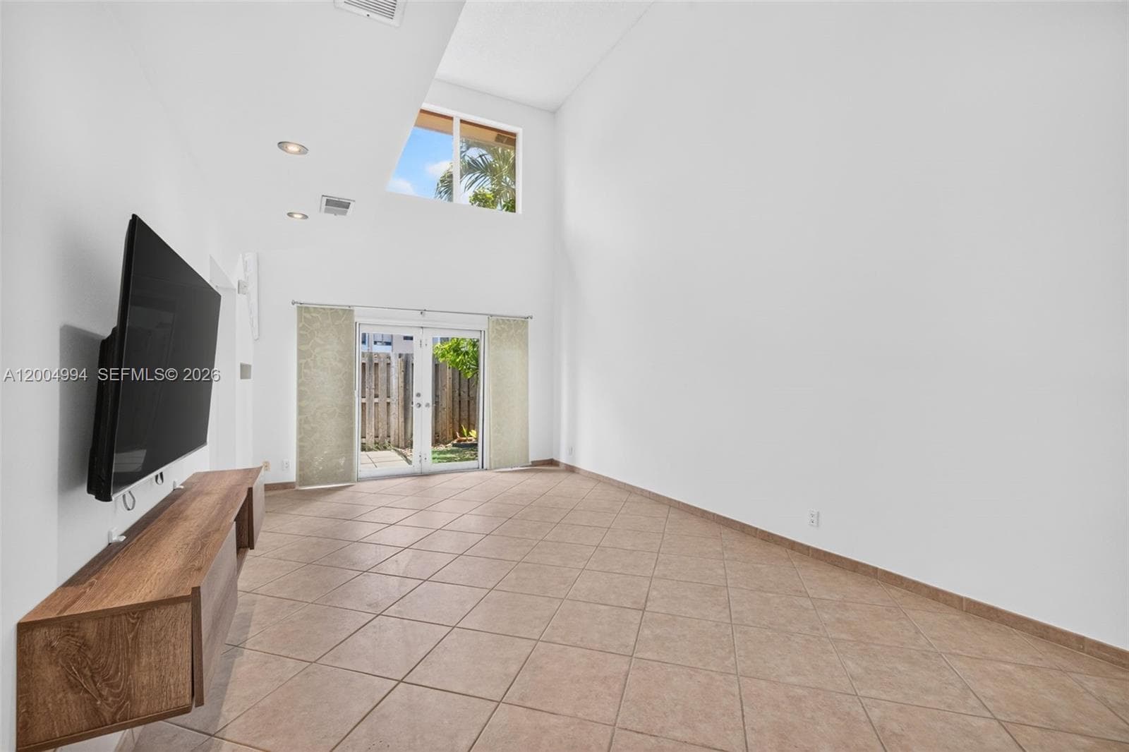 341 City View Dr, Fort Lauderdale, FL 33311 photo 5