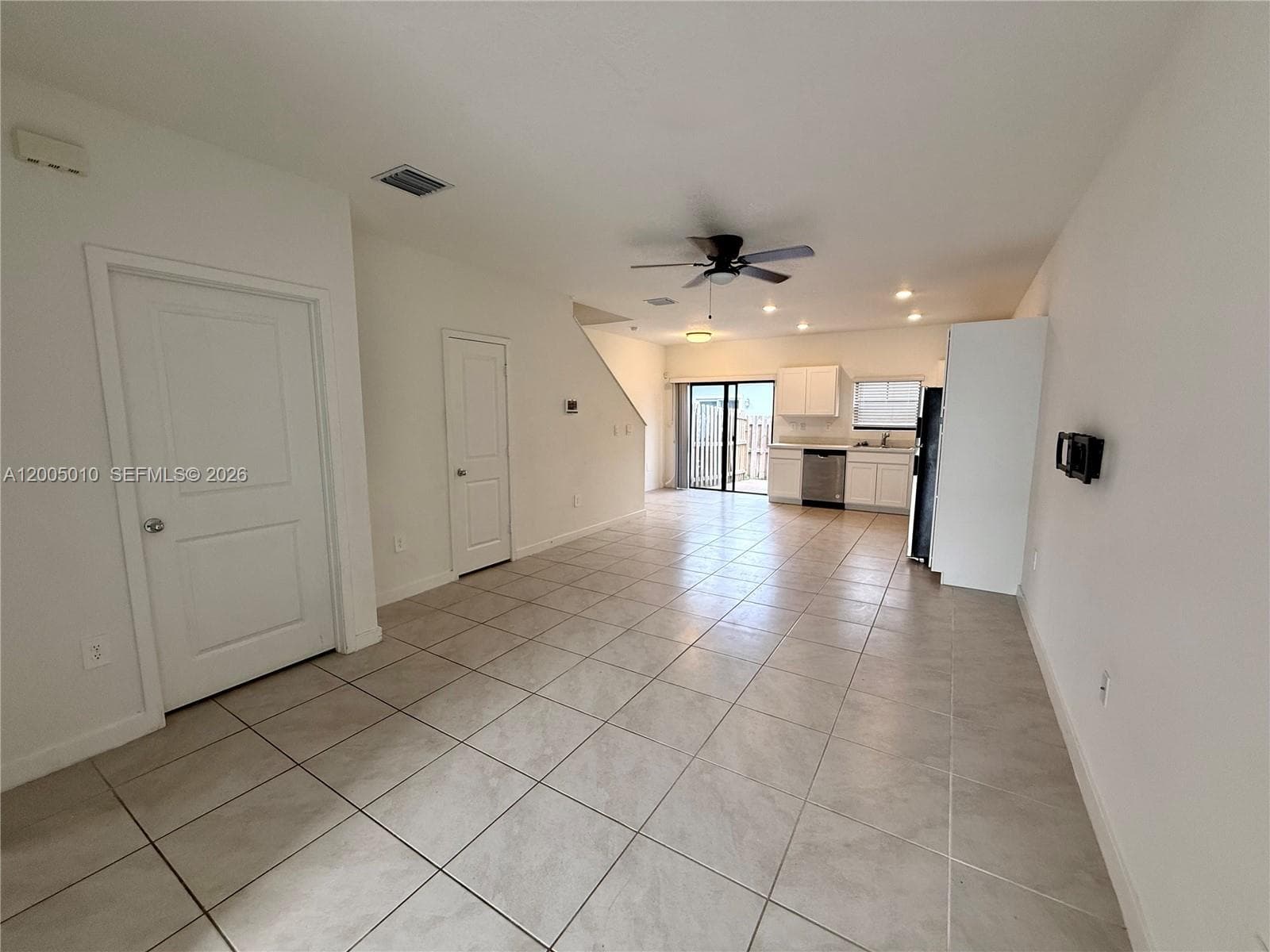 529 NE 1st Dr, Florida City, FL 33034 photo 3