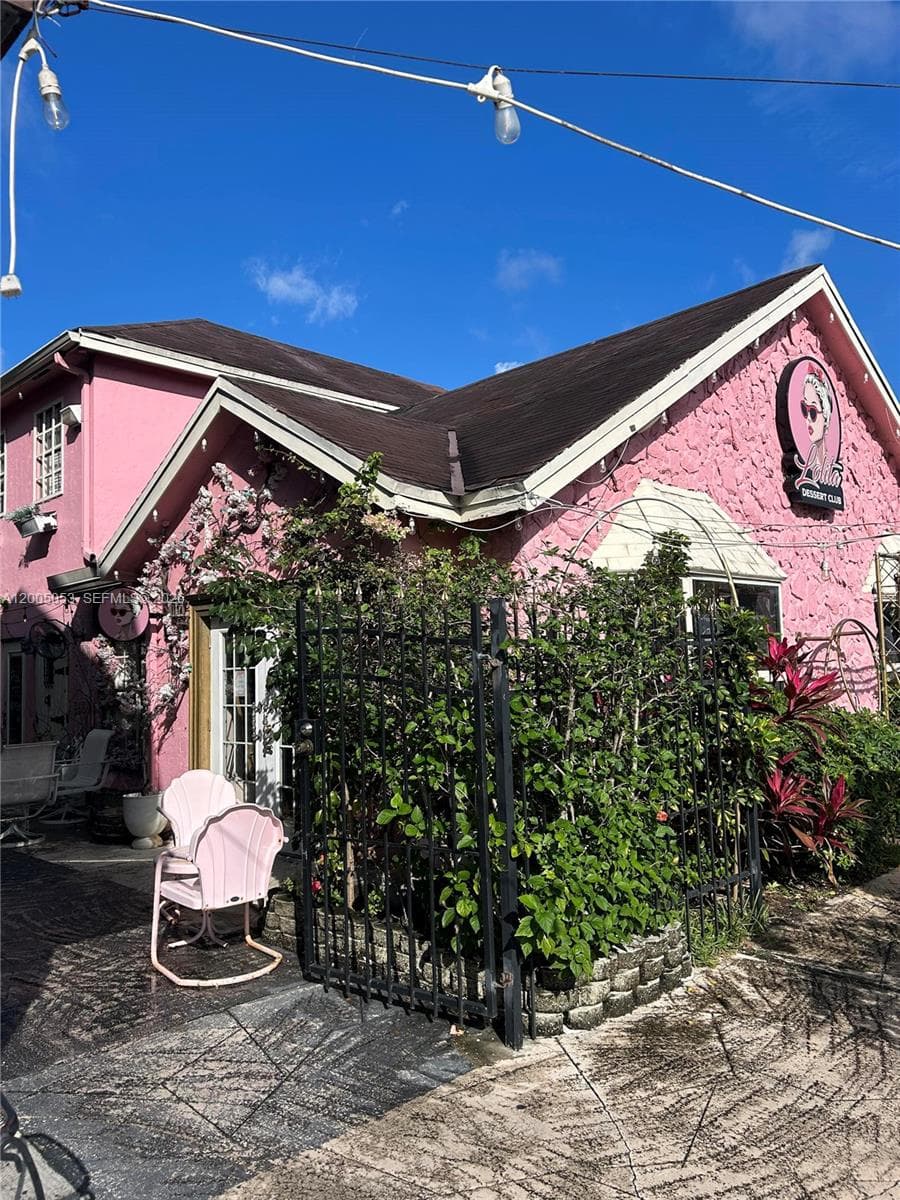 17840 W Dixie Hwy, North Miami Beach, FL 33160